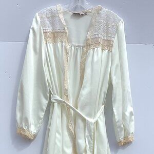 Vintage Carole Hochman Lingerie Ivory Lace Accent Robe, Pockets, Medium